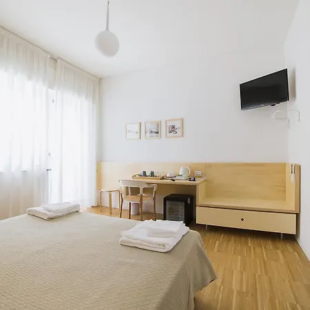 Le Stanze Di Piazza Dei Martiri Bed & Breakfast 5*