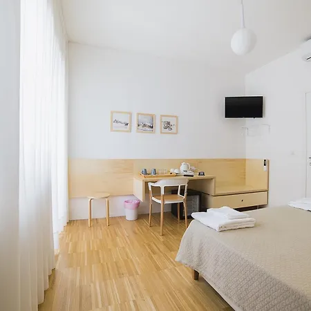 Le Stanze Di Piazza Dei Martiri 5* نابولي