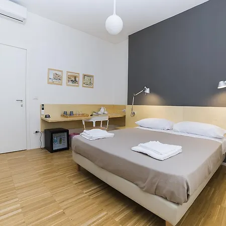 Le Stanze Di Piazza Dei Martiri 5* نابولي