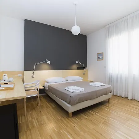 Le Stanze Di Piazza Dei Martiri فندق مبيت وإفطار 5*