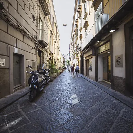 Le Stanze Di Piazza Dei Martiri فندق مبيت وإفطار نابولي