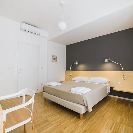 Le Stanze Di Piazza Dei Martiri فندق مبيت وإفطار 5*