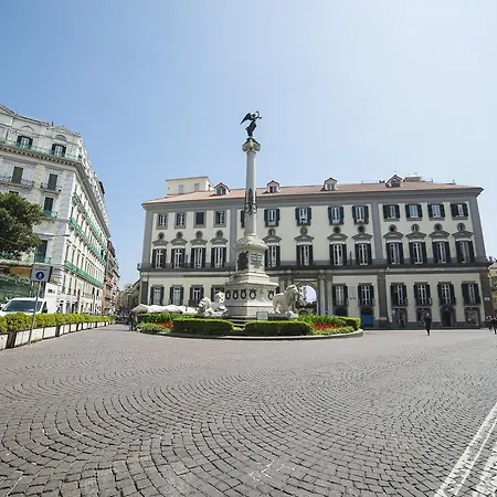 Le Stanze Di Piazza Dei Martiri فندق مبيت وإفطار نابولي